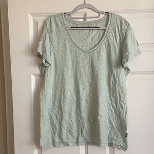 🧡 Women’s Eddie Bauer t-shirt